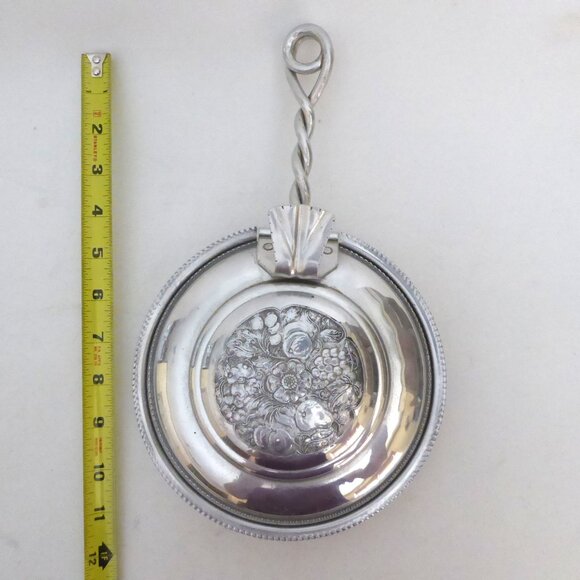 VINTAGE CROMWELL ALUMINUM HAND WROUGHT FRUIT FLOWERS PATTERN DISH BUTLER SET - Picture 4 of 15